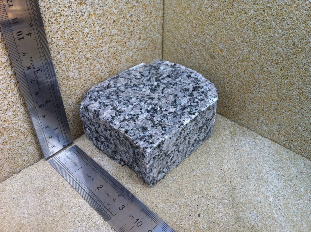 609 kolotaya-granitnaya-bruschatk—копия