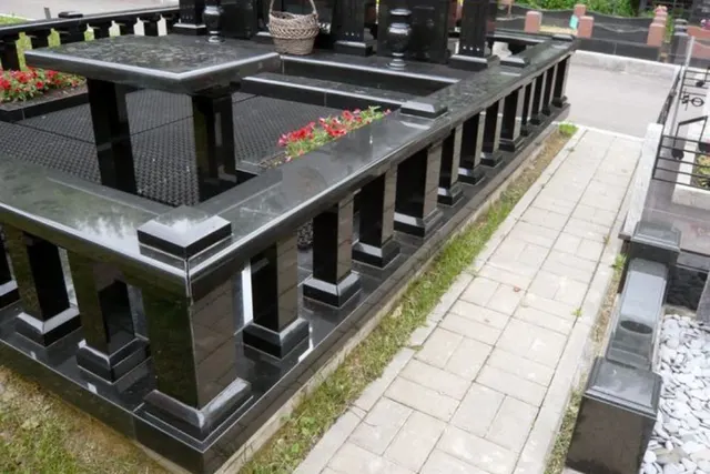 Гранитная ограда 36